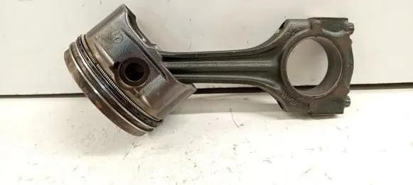 Mercedes-Benz E W124 Piston with connecting rod 1040304817 1020302420 1040305817