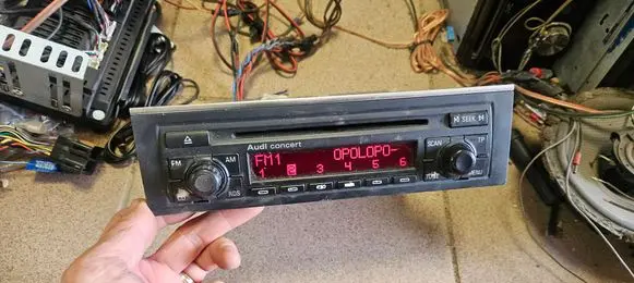 Radio/CD/DVD/GPS head unit