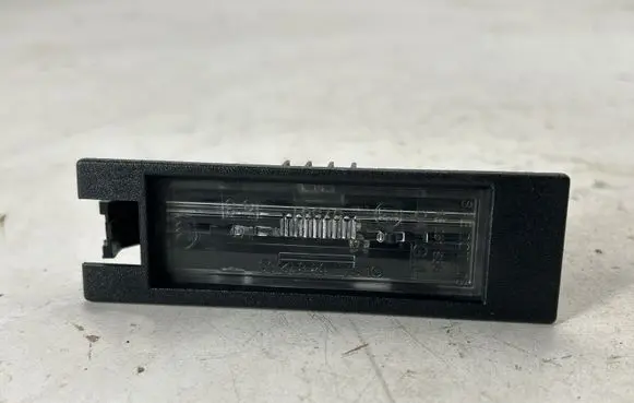 Chevrolet Camaro Number plate light 13251936