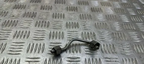 Mercedes-Benz ML W164 Fuel injector supply line/pipe 