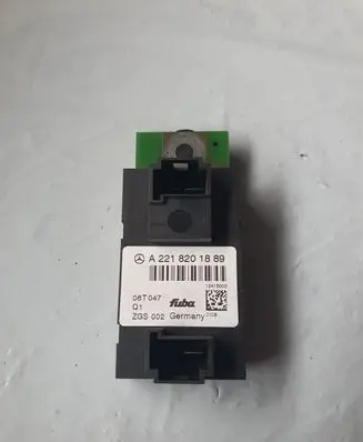 Mercedes-Benz S W221 Aerial antenna amplifier A2218201889