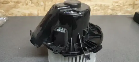Mercedes-Benz Sprinter W901 W902 W903 W904 Heater fan/blower