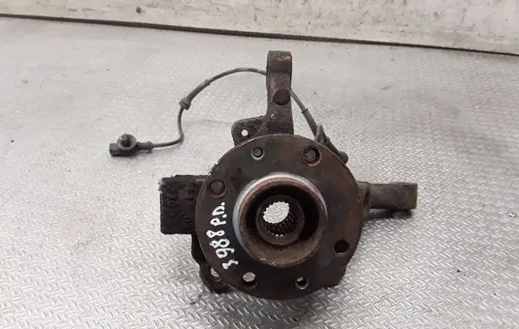 Renault Clio III Front wheel hub spindle knuckle