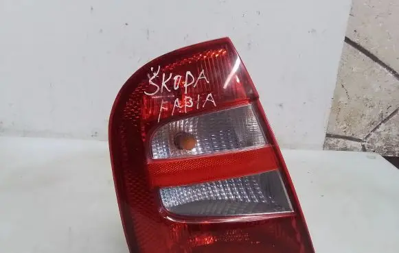 Skoda Fabia Mk1 (6Y) Rear/tail lights