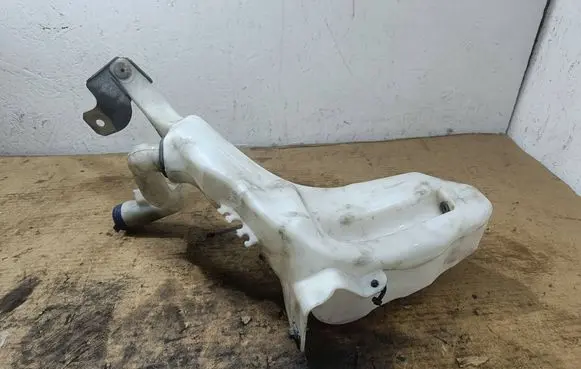 Lancia Delta III Windshield washer fluid reservoir/tank B805