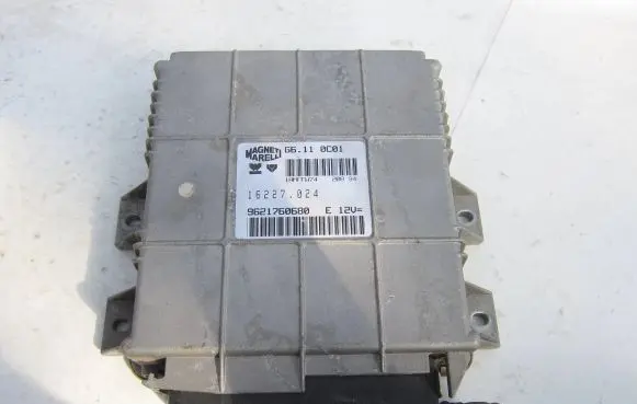 Peugeot 406 Engine control unit/module 9621760680 G6.110C01 16227.024