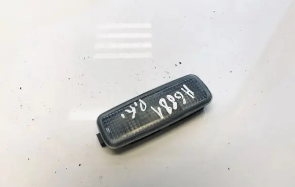 Audi A6 S6 C5 4B Other interior light 8l0947105a