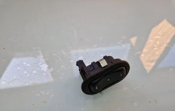 Opel Zafira A Electric window control switch