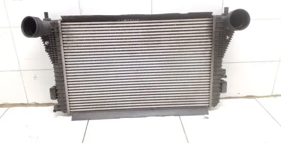 Volkswagen PASSAT B6 Intercooler radiator 1K0145803M
