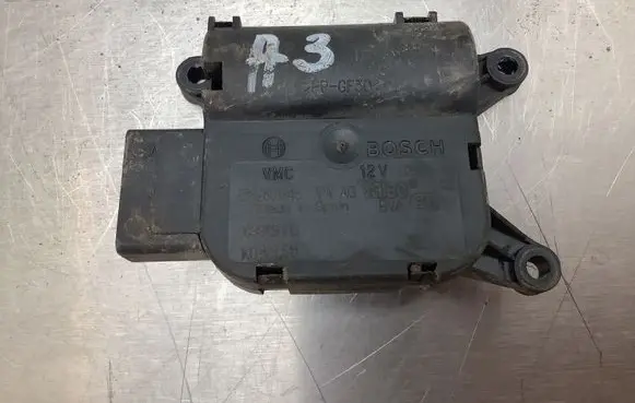 Audi A3 S3 8P Air flap motor/actuator 0132801315 982380HD K000737
