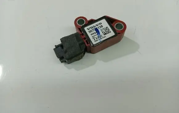 Volvo V50 Airbag deployment crash/impact sensor 30737138