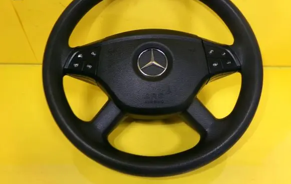 Mercedes-Benz B W245 Steering wheel 61821340
