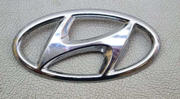 Hyundai i10 Manufacturer badge logo/emblem 