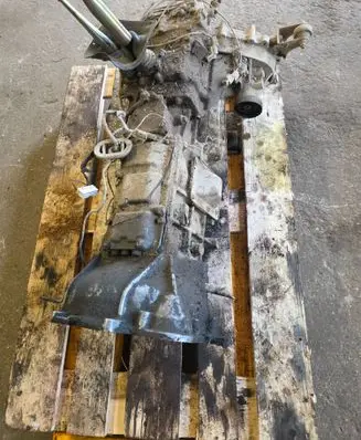 Mitsubishi Pajero Manual 5 speed gearbox 