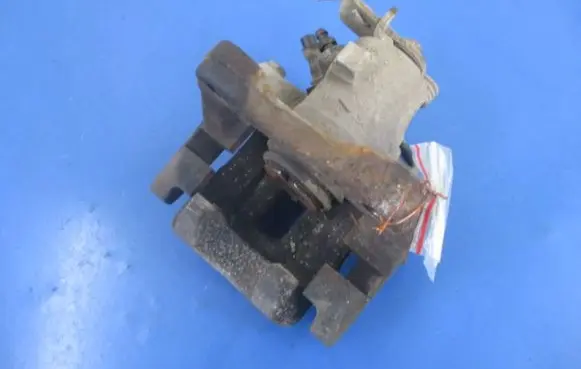 Volkswagen Golf Plus Rear brake caliper