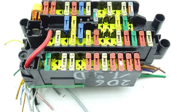 Peugeot 206 Fuse box set PEUGEOT_206_SKRZYNKA_BEZPIECZNIKÓW