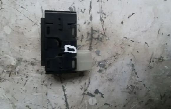 Dodge Caliber Electric window control switch 56040693ADA