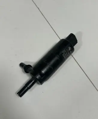 Toyota C-HR I Headlight washer pump 7217792