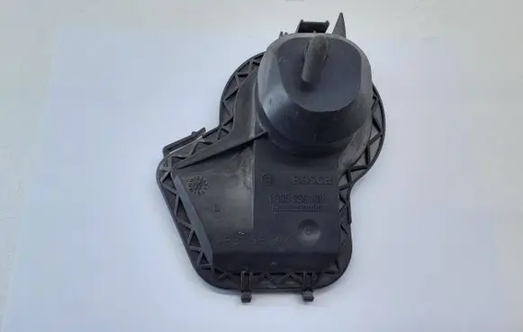 Volkswagen New Beetle Headlight/headlamp dust cover 1305239109