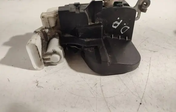 Alfa Romeo 147 Front door lock