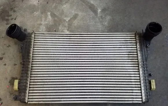 Volkswagen Tiguan Intercooler radiator 3C0145805P
