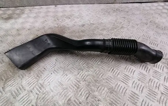 Opel Corsa E Air intake duct part 13427550 4013305A