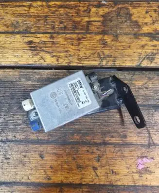 BMW 5 E60 E61 Aerial antenna amplifier 14404710 9123739 61359123739
