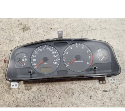 Toyota Avensis T220 Speedometer (instrument cluster) 88458017