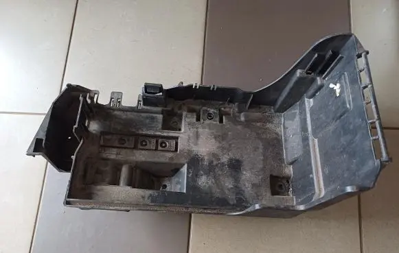 Opel Vectra C Battery tray 24413805 0086022