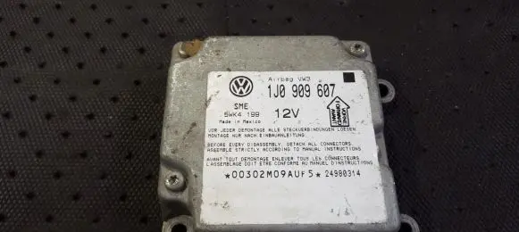 Volkswagen PASSAT B5 Airbag control unit/module 1J0909607 5WK4199