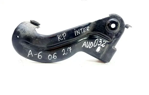 Audi A6 S6 C6 4F Intercooler pipe mounting bracket 4F0145813F
