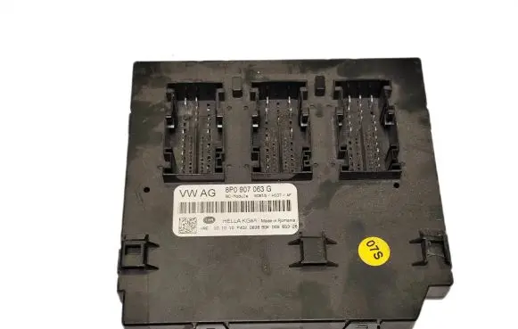 Audi A3 S3 8P Comfort/convenience module 8P0907063G 5DK00965326