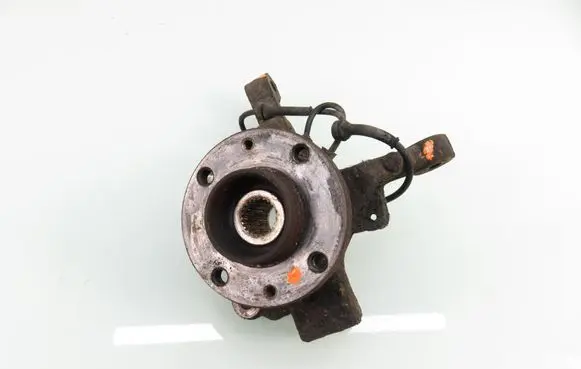 Renault Modus Front wheel hub spindle knuckle 
