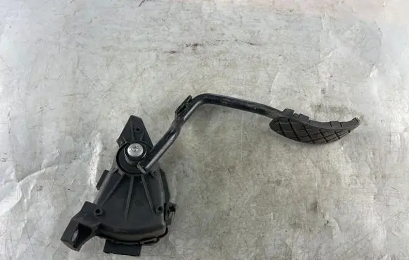 Audi A8 S8 D3 4E Accelerator throttle pedal 4E2723523C F30015801