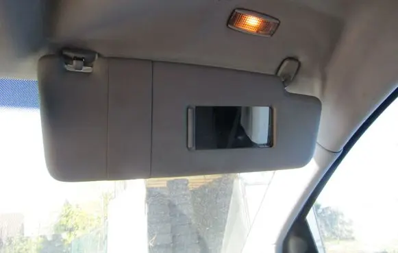 Volkswagen Cross Touran I Sun visor 