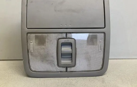 Toyota RAV 4 (XA30) Front seat light 8126042010