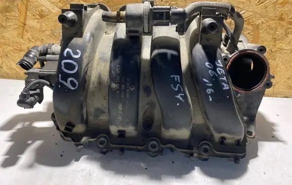 Volkswagen Jetta V Intake manifold 03C129711F