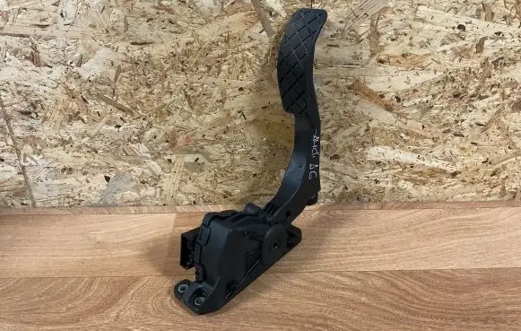 Audi A6 S6 C6 4F Accelerator throttle pedal 4F1723523A 6PV00898404
