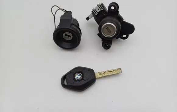 BMW 3 E46 Ignition lock 1094686