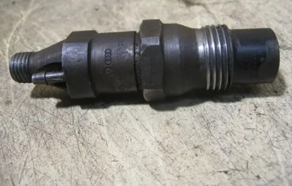 Volkswagen Golf III Fuel injector 130BARBOSCH068130202F 19D KCA30S79