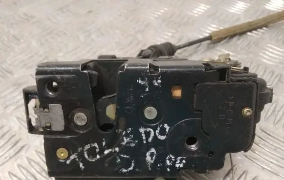 Seat Toledo II (1M) Front door lock
