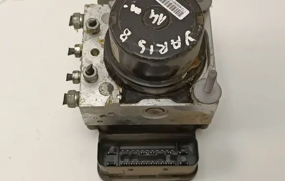 Toyota Yaris ABS Pump 445400D020 895410D100