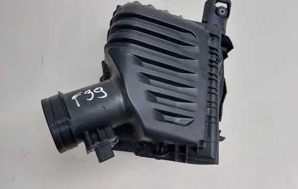 BMW X2 F39 Air filter box 8513916