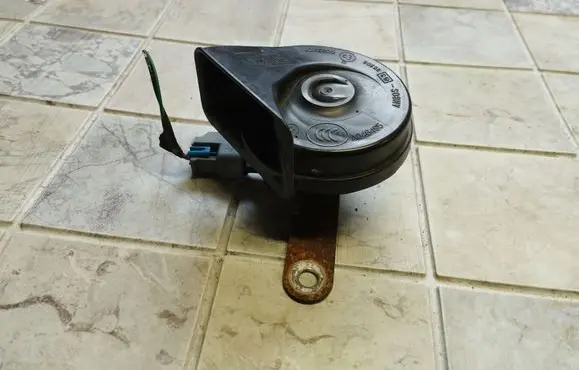 Chevrolet Captiva Horn signal 0055306