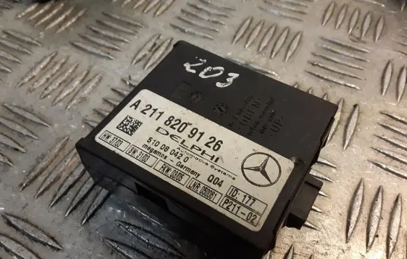 Mercedes-Benz E W211 Alarm control unit/module 2118209126 A2118209126