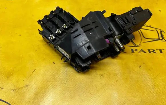 Mercedes-Benz GLS X166 Fuse box set A1665405202