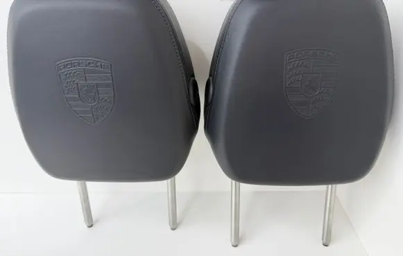 Porsche Cayenne (92A) Front seat headrest 958