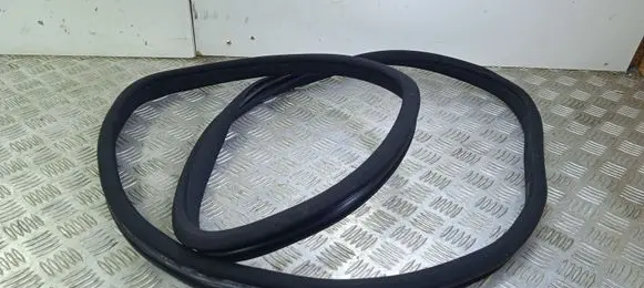 Mercedes-Benz C AMG W204 Rear door rubber seal (on body) A2046970151