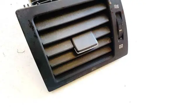 Toyota Avensis T270 Dashboard side air vent grill/cover trim 5565005140 55650-05140