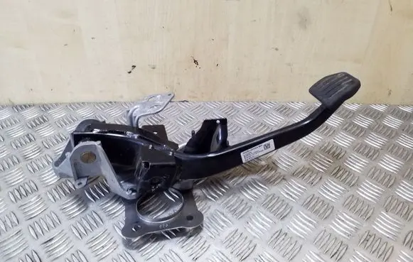 Volvo XC60 Brake pedal 8G9N2D094BH 3132349